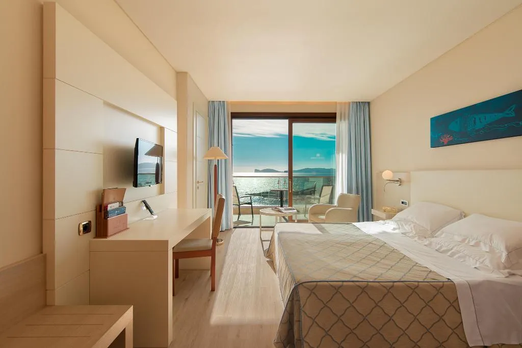 Double or Twin SEA VIEW WITH BALCONY Room, Smy Carlos V Wellness and Spa Alghero, Alghero