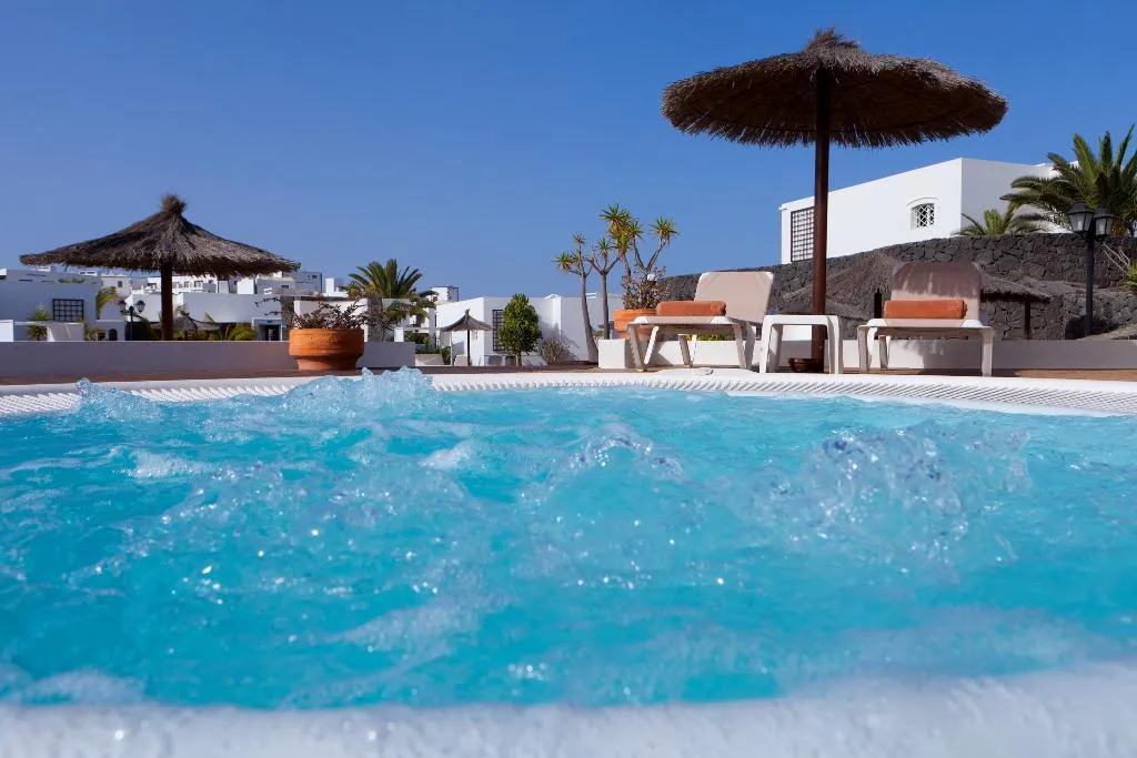 Pool, Apartamentos LIVVO Coloradamar, Lanzarote