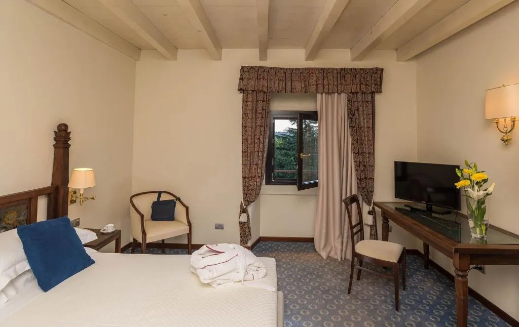 SINGLE CLASSIC Room, Hotel Villa Porro Pirelli, Milan