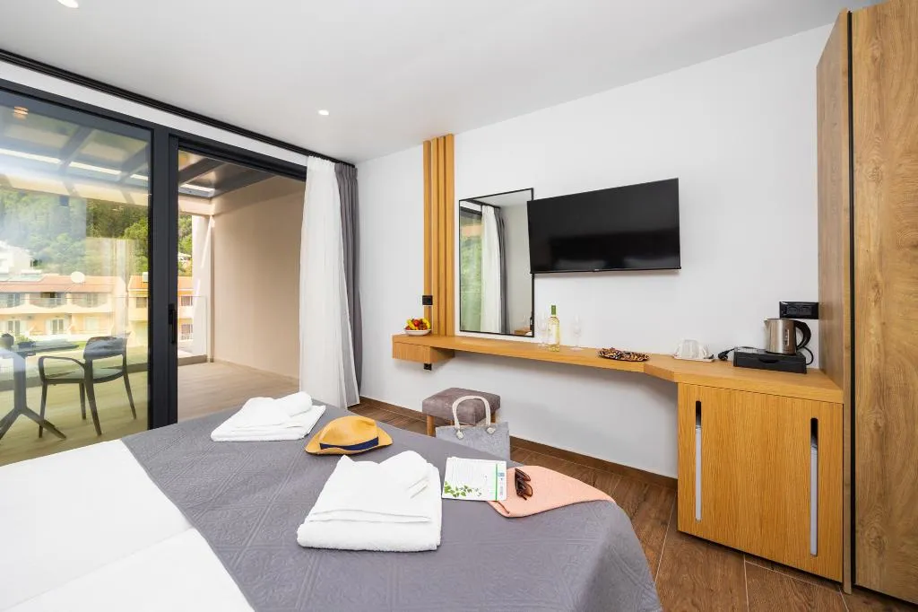 Double or Twin DELUXE GARDEN VIEW Room, Nobile Hotel, Corfu