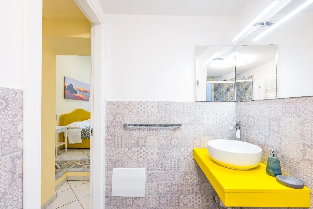 TRIPLE CLASSIC Room, La Casa Di Bruno, Naples