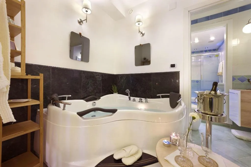 Room, B B Sorrento Central, Naples