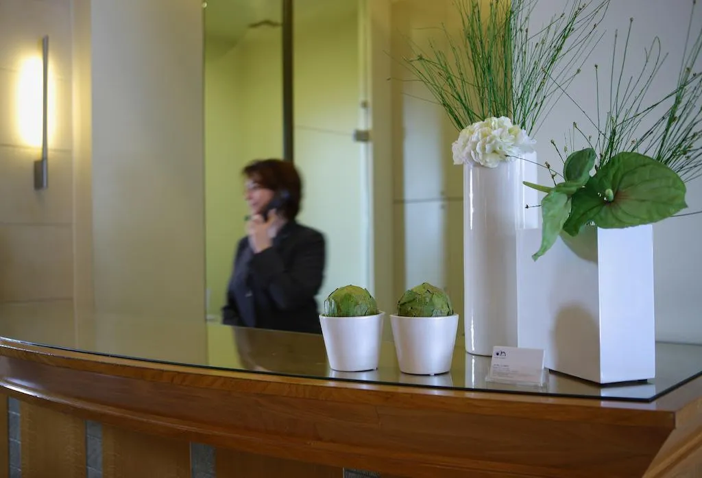 Lobby, Olympic, Crete