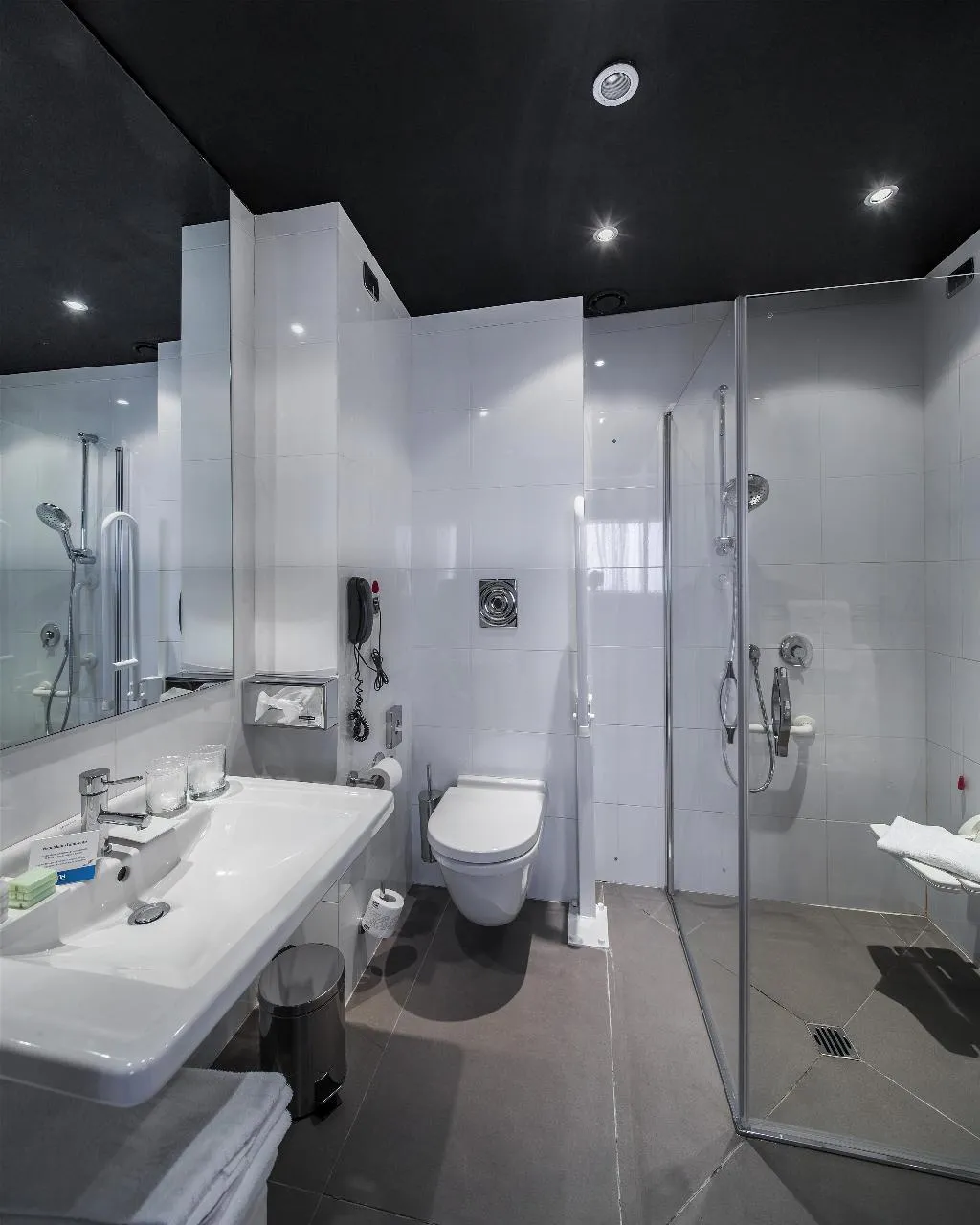 Room, NH Milano Fiera, Milan