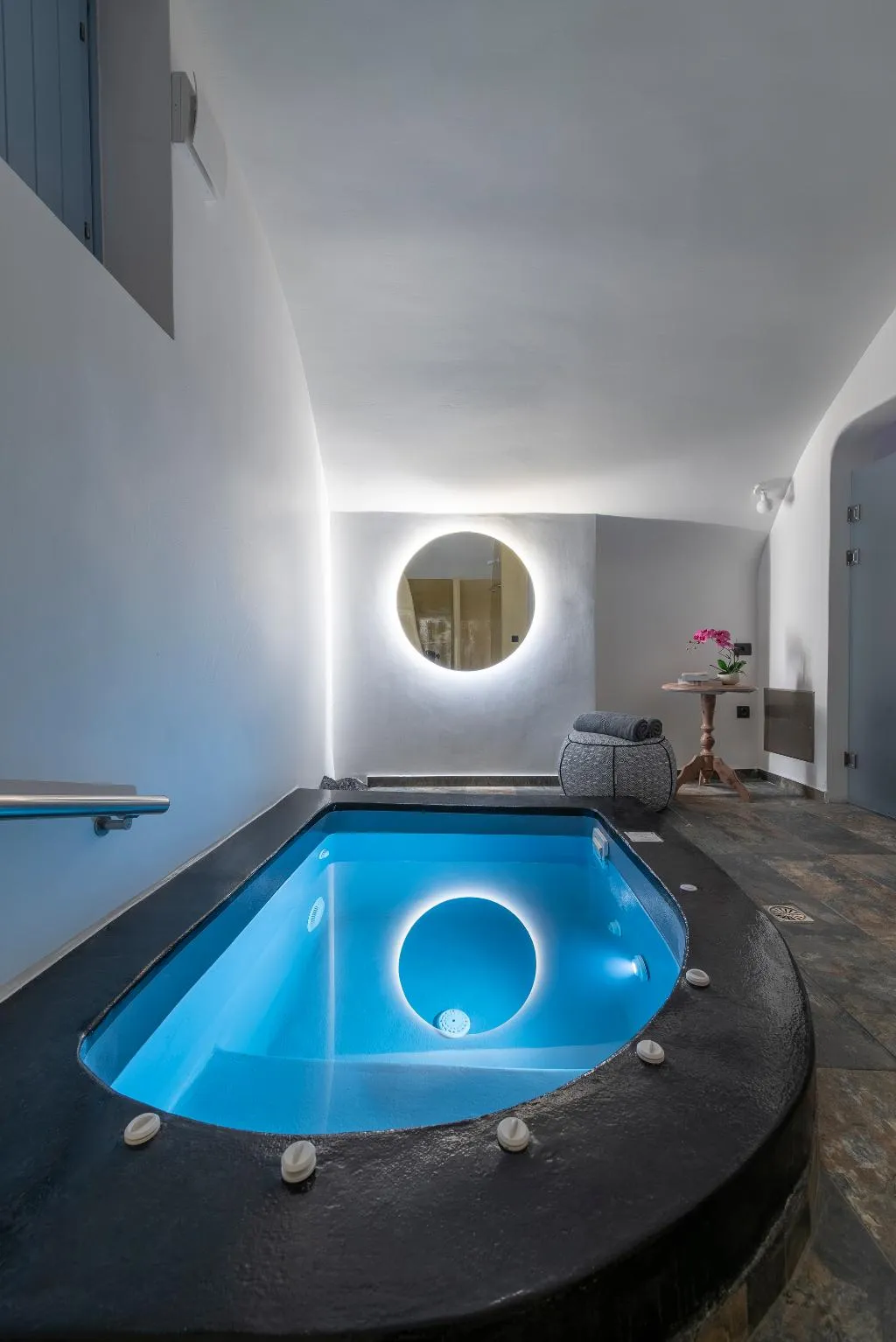 SUITE DELUXE WITH JACUZZI Room, Sole D'Oro Luxury Suites, Santorini
