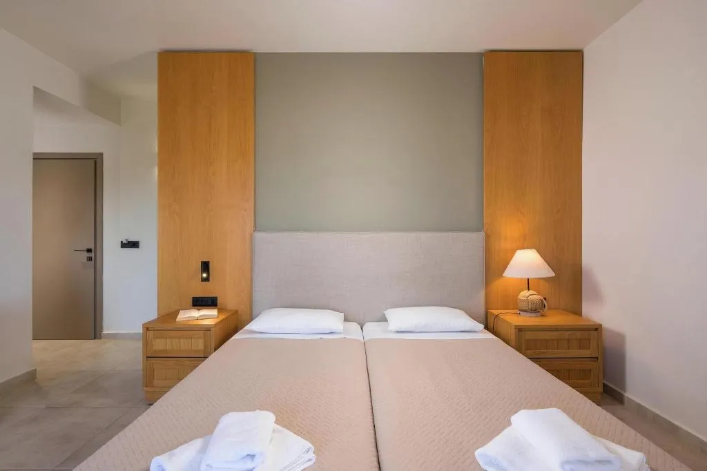 Room, Petritos Rooms And Studios, Crete