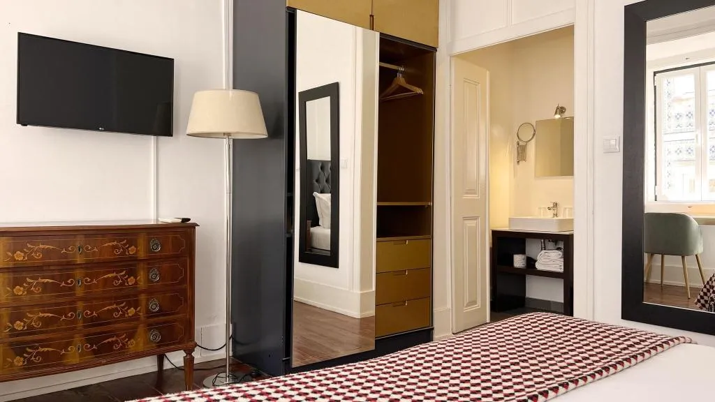 DOUBLE SUPERIOR QUEEN BED Room, Casa Do Jasmim By Shiadu, Lisbon