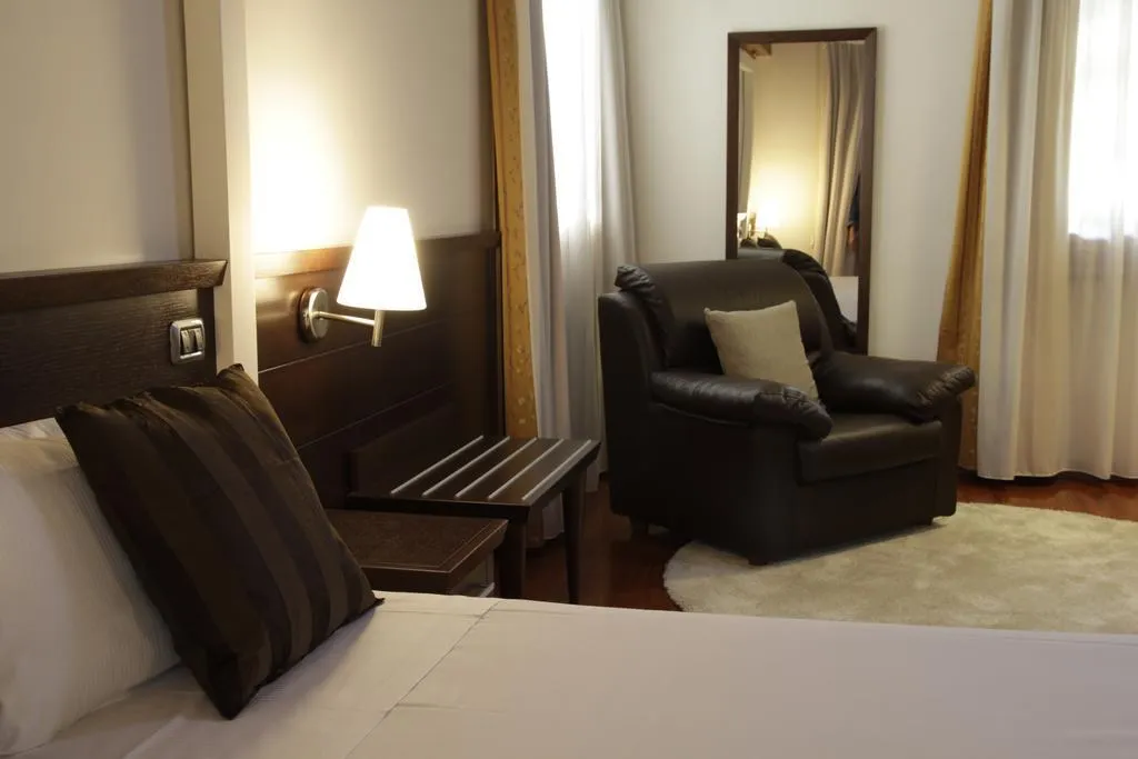 Room, Country Hotel Castelbarco, Milan