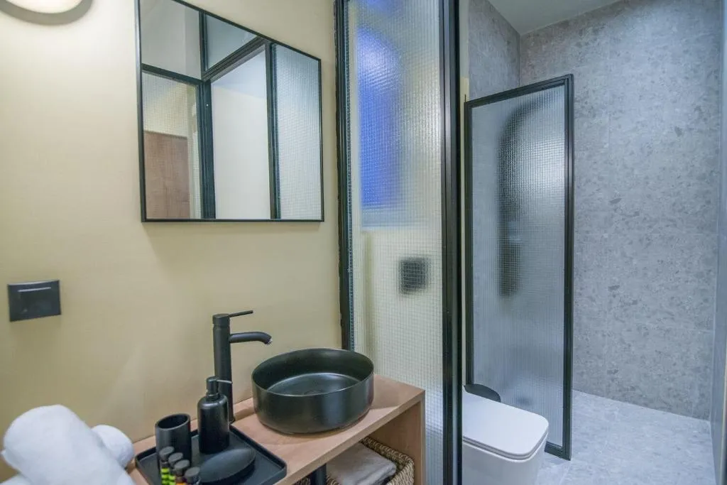 Room, Metis Uls, Athens
