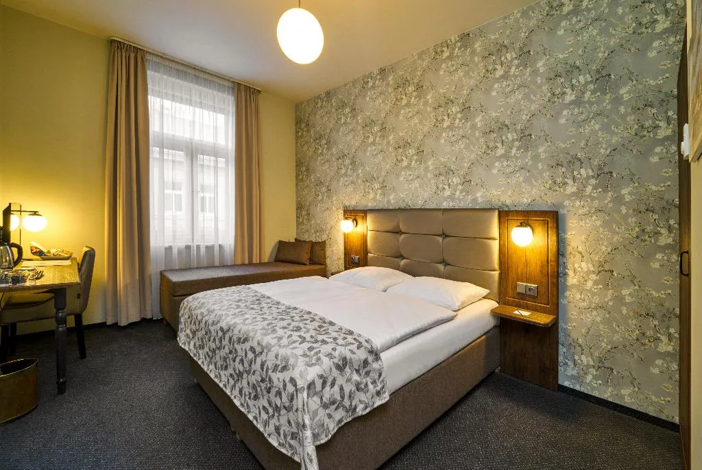 Room, EA Hotel Victoria, Prague
