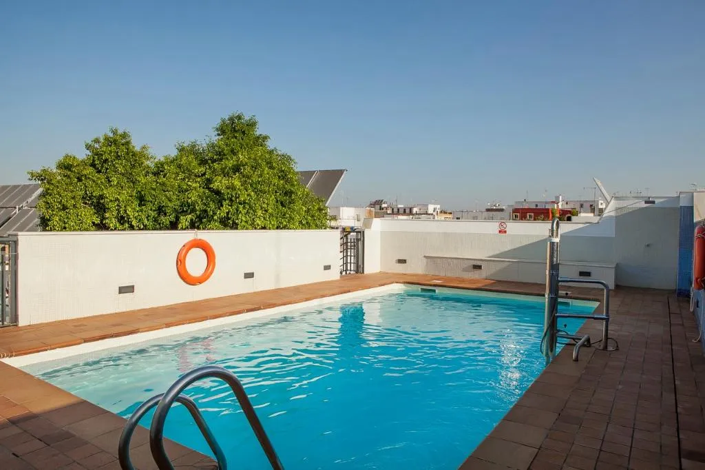 Pool, San Gil, Seville