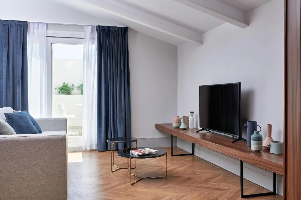 Room, Room Mate Collection Helen Berger, Valencia
