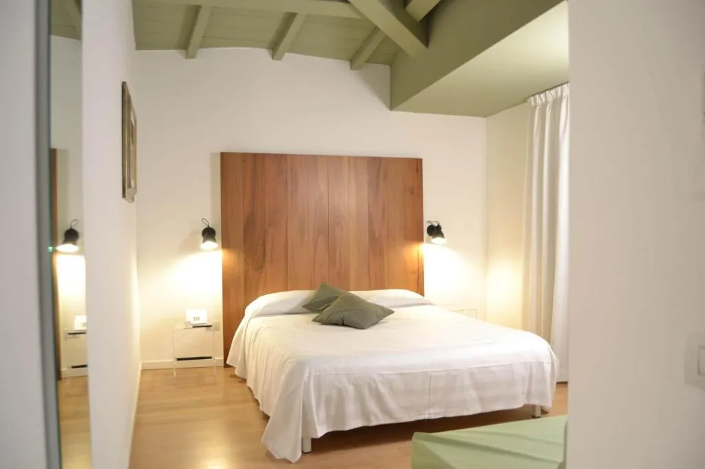 Room, Albergo Il Rientro, Perugia