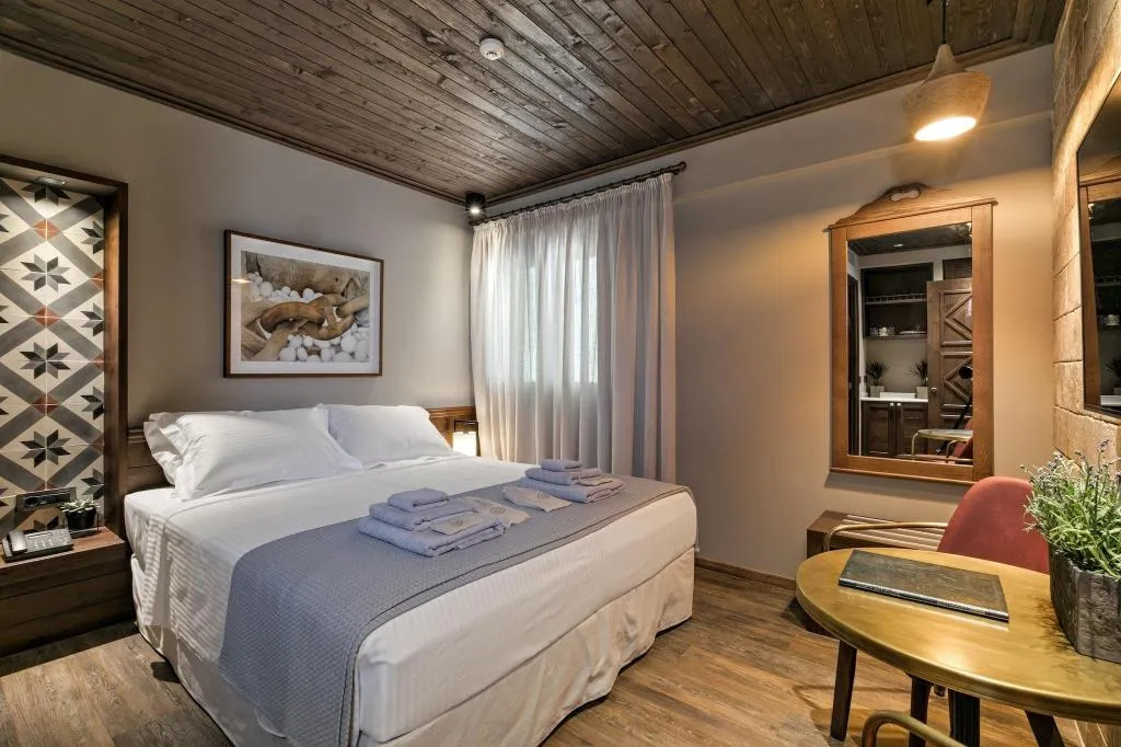DOUBLE QUEEN SIZE BED Room, Estia Boutique Apartments, Athens