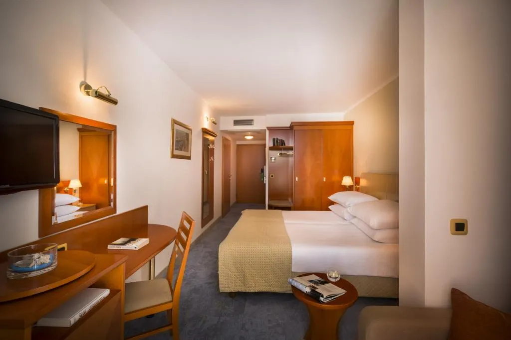 TRIPLE SUPERIOR Room, Sunny Baška Residence (ex Zvonimir), Split