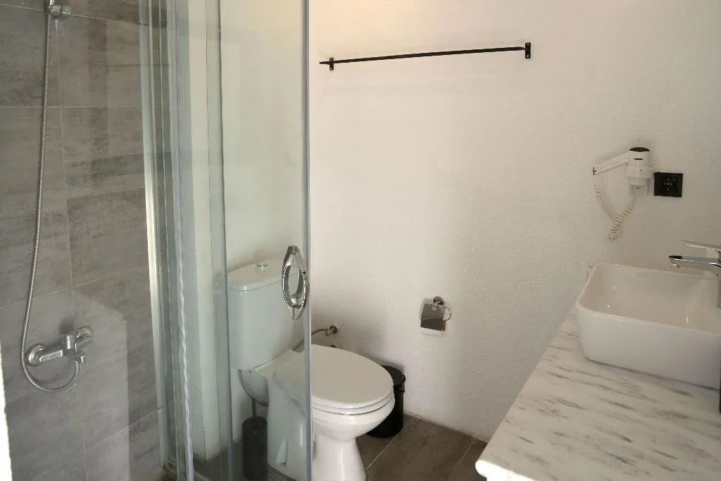 QUADRUPLE SUPERIOR Room, Camlik 87 Hotel Ayvalik, Izmir