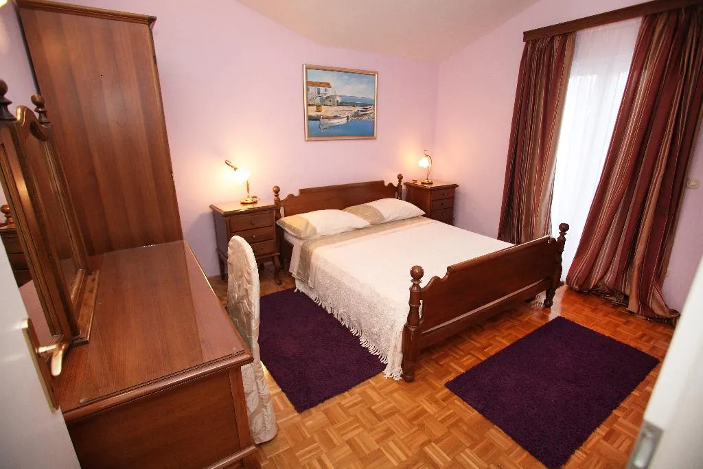 APARTMENT CAPACITY 5 TWO BEDROOMS Room, Villa Rustica Dalmatia, Split