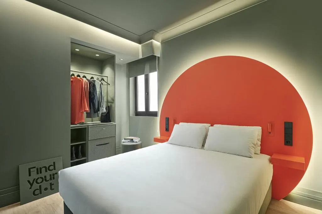 Room, Chic & Basic Dot, Madrid