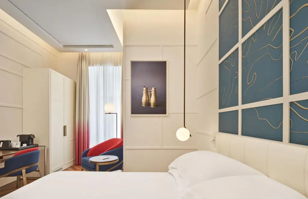 DOUBLE Accessible KING SIZE BED Room, de Bonart Naples-Curio Collection by Hilton, Naples