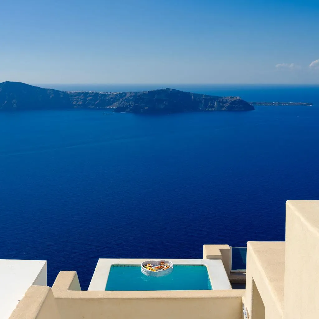 SUITE DELUXE WITH PRIVATE POOL Room, Andromeda Villas, Santorini