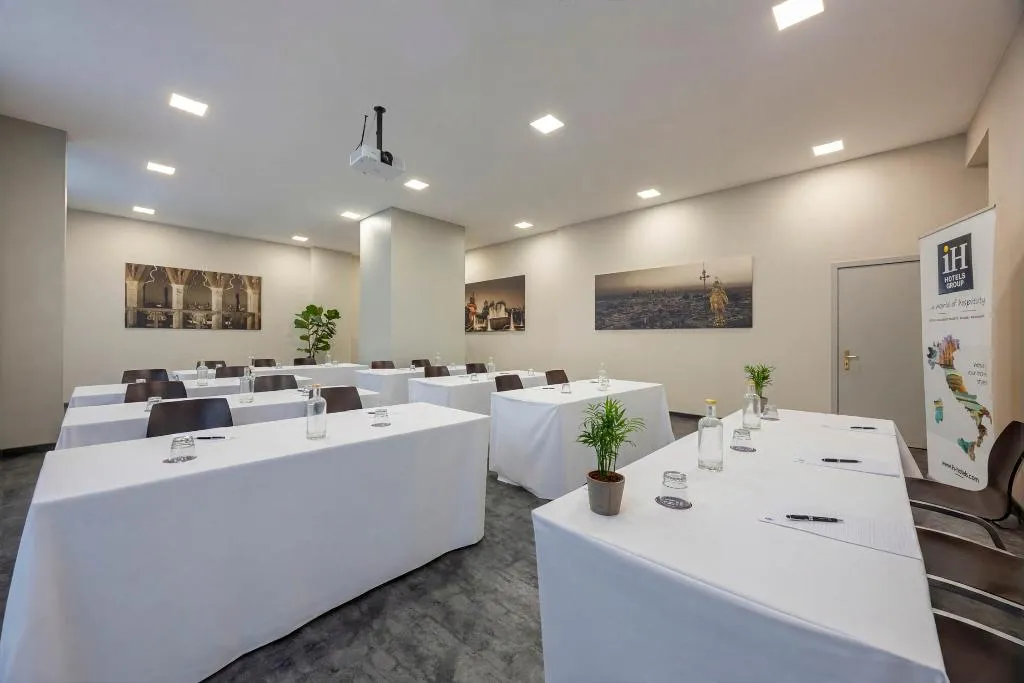 Conferences, iH Hotels Milano Lorenteggio, Milan
