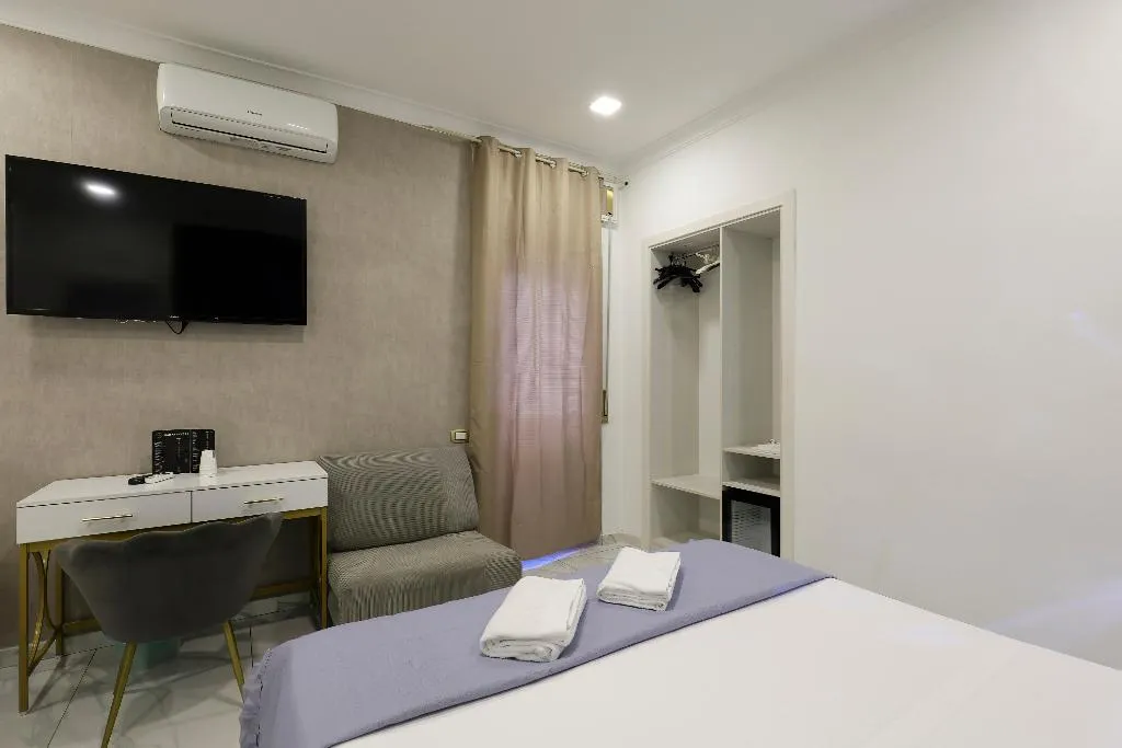 TRIPLE COMFORT Room, La Pace, Naples