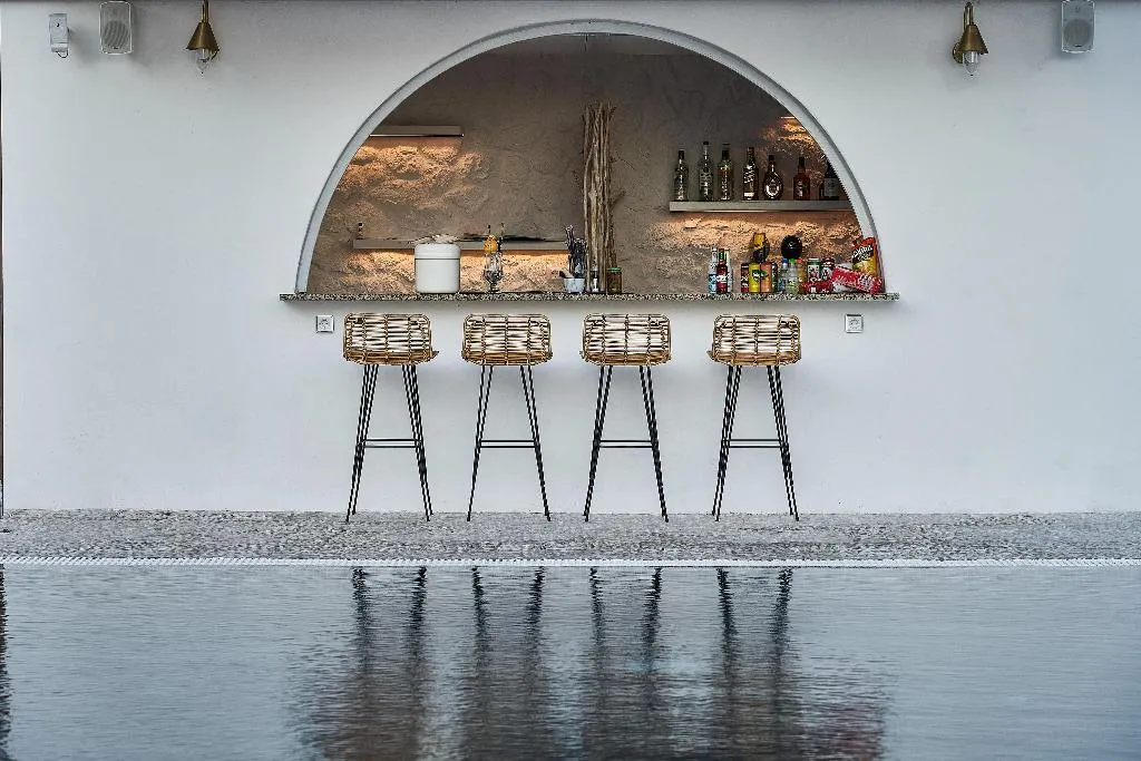 Pool, Petri Suites, Santorini