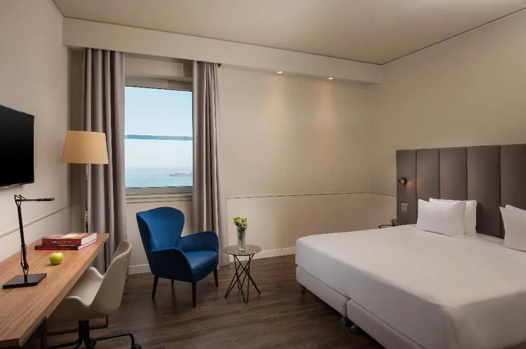 DOUBLE SUPERIOR Room, NH Napoli Panorama, Naples