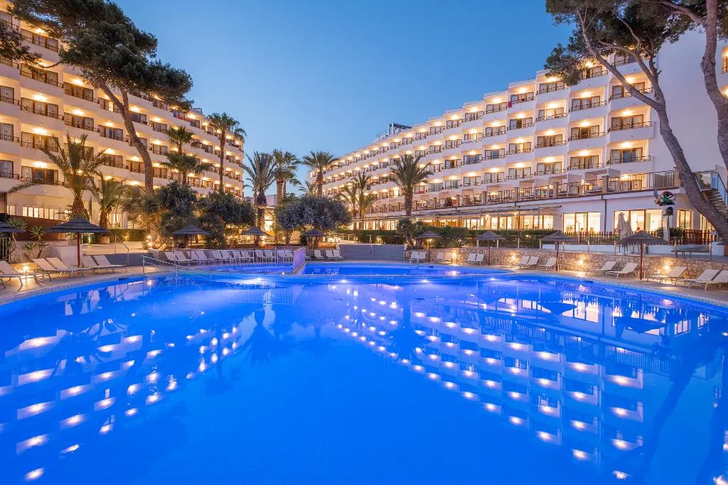 Pool, Leonardo Royal & Suites hotel Ibiza Santa Eulalia, Ibiza