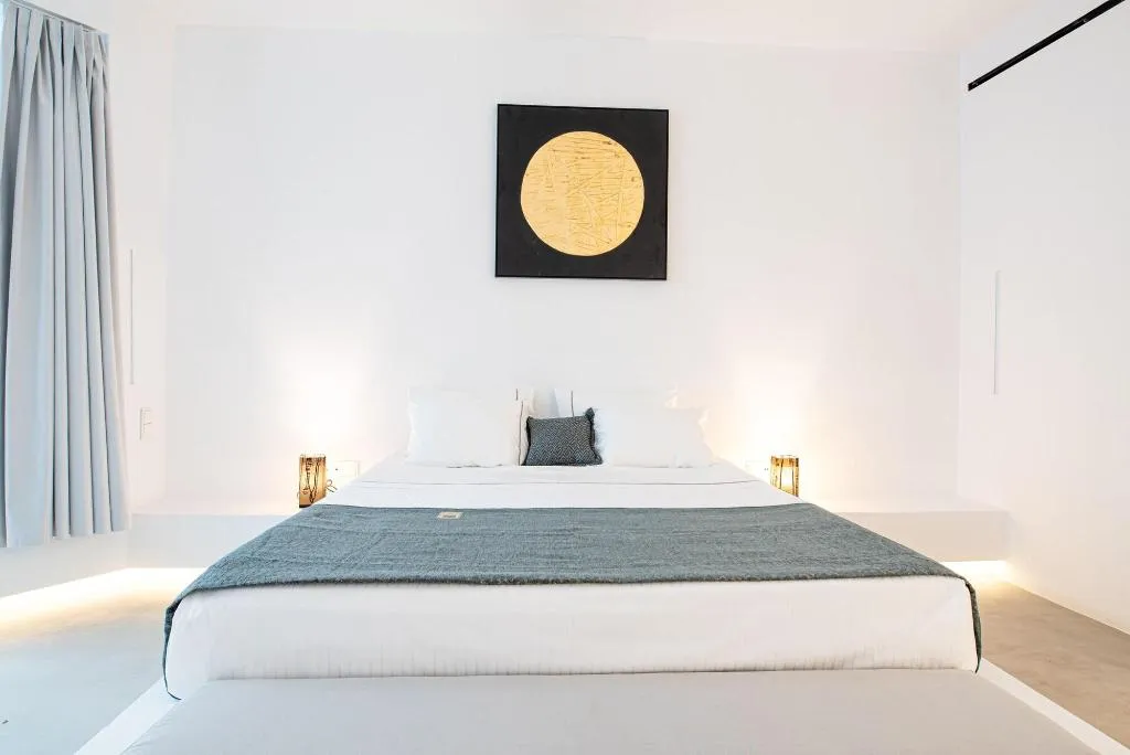 Room, Heavens Edge by Mr and Mrs White, Santorini