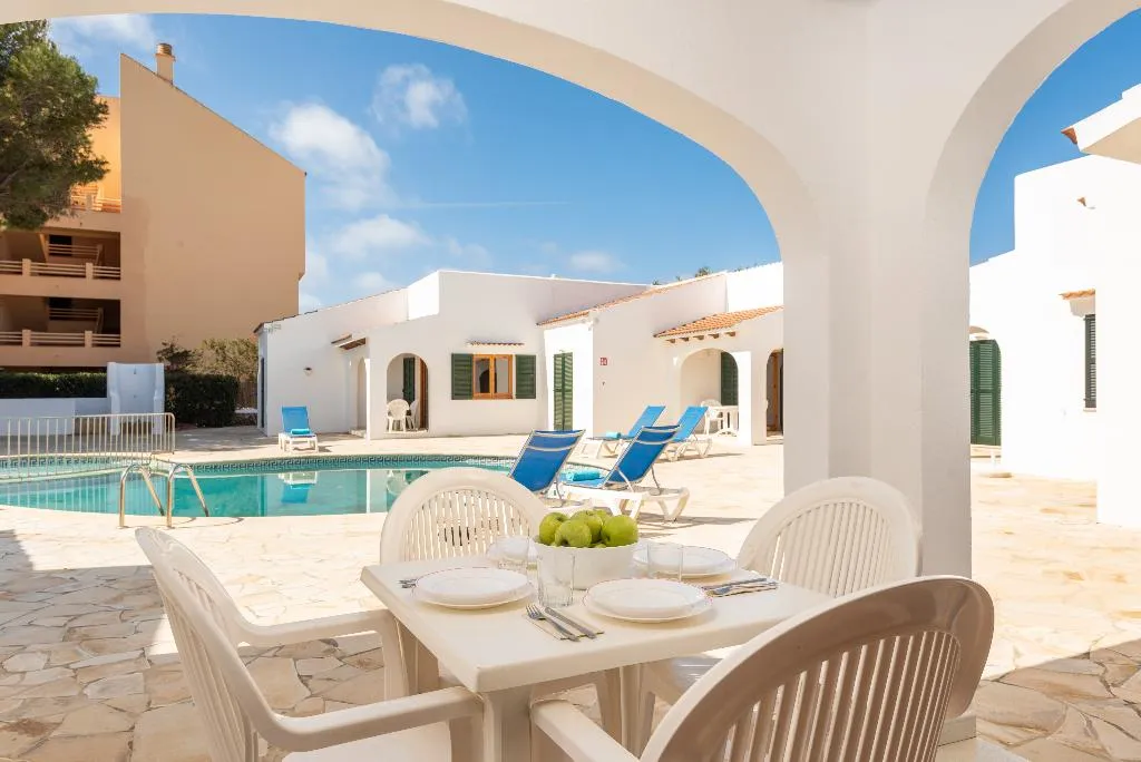 APARTMENT CAPACITY 4 ONE BEDROOM Room, Casas Menorquinas, Menorca