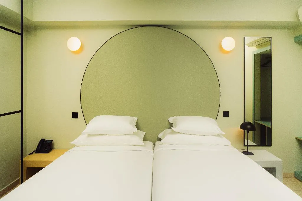 Double or Twin STANDARD Room, Topázio Vibe Beach Hotel & Apartments, Algarve