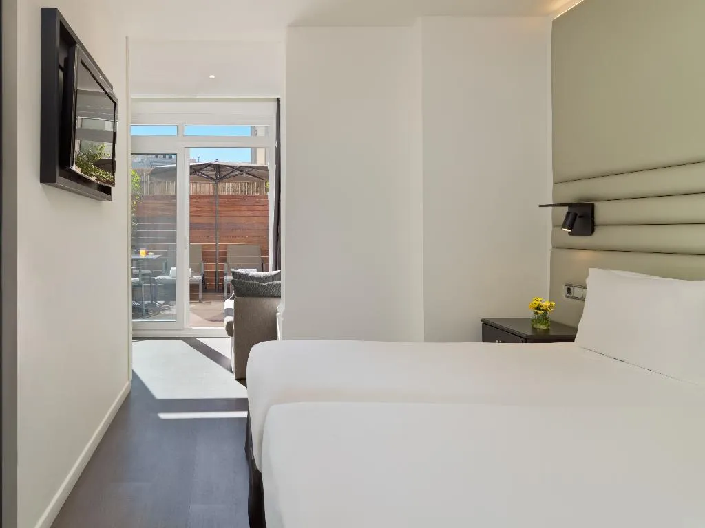 DOUBLE SUPERIOR WITH TERRACE Room, H10 Catalunya Plaza-Boutique Hotel, Barcelona
