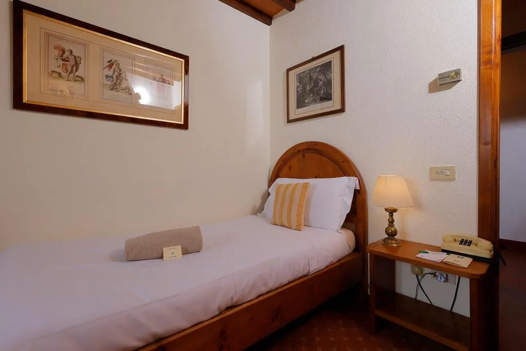 Room, Relais Vignale & Spa, Florence