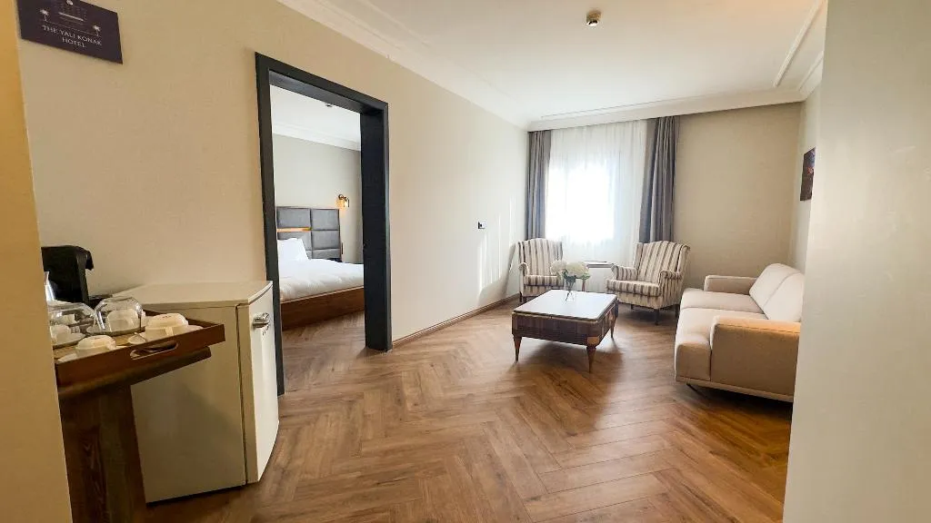 SUITE KING BED WITH JACUZZI Room, The Yali Konak Hotel Izmir, Izmir