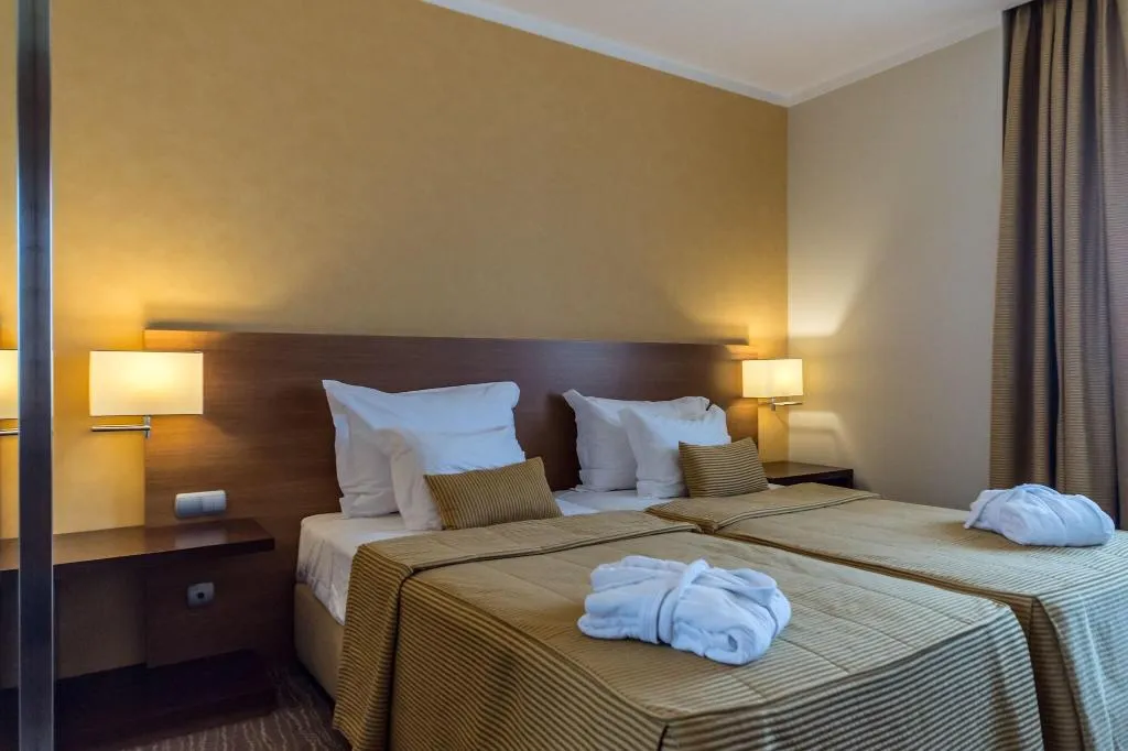 Room, Lusitânia, Porto