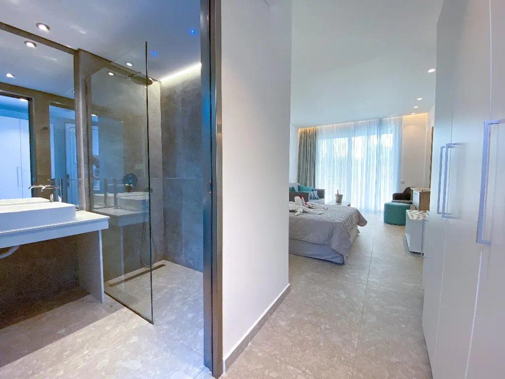 SUITE SUPERIOR WITH PRIVATE POOL Room, Lardos Bay, Rhodes