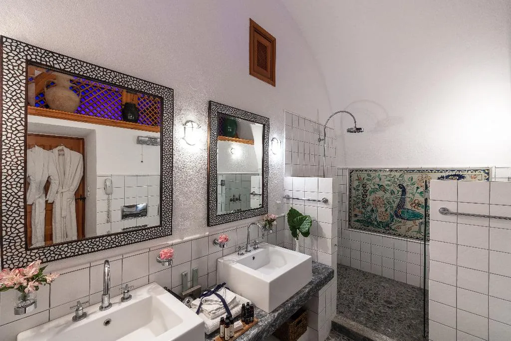 SUITE HONEYMOON Room, Melenos Art Boutique Hotel, Rhodes