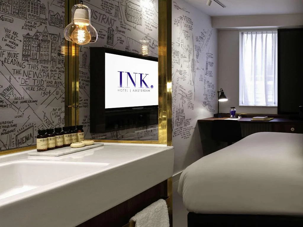 DOUBLE SUPERIOR KING BED Room, Ink Hotel Amsterdam - MGallery Collection, Amsterdam