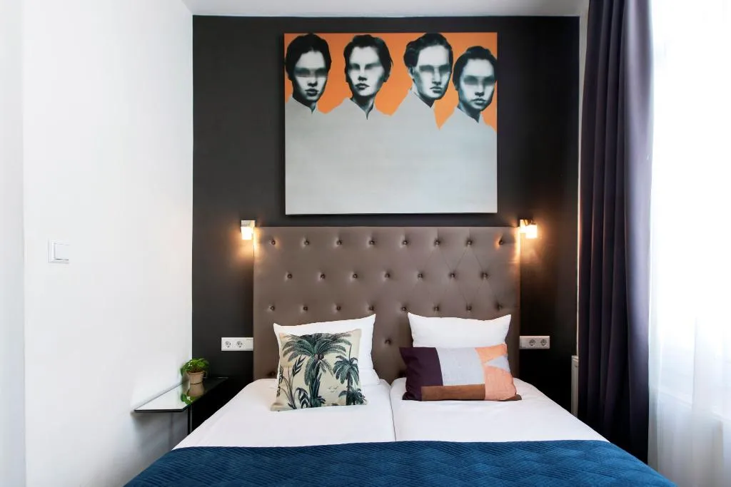 TWIN STANDARD Room, Quentin Golden Bear Hotel, Amsterdam