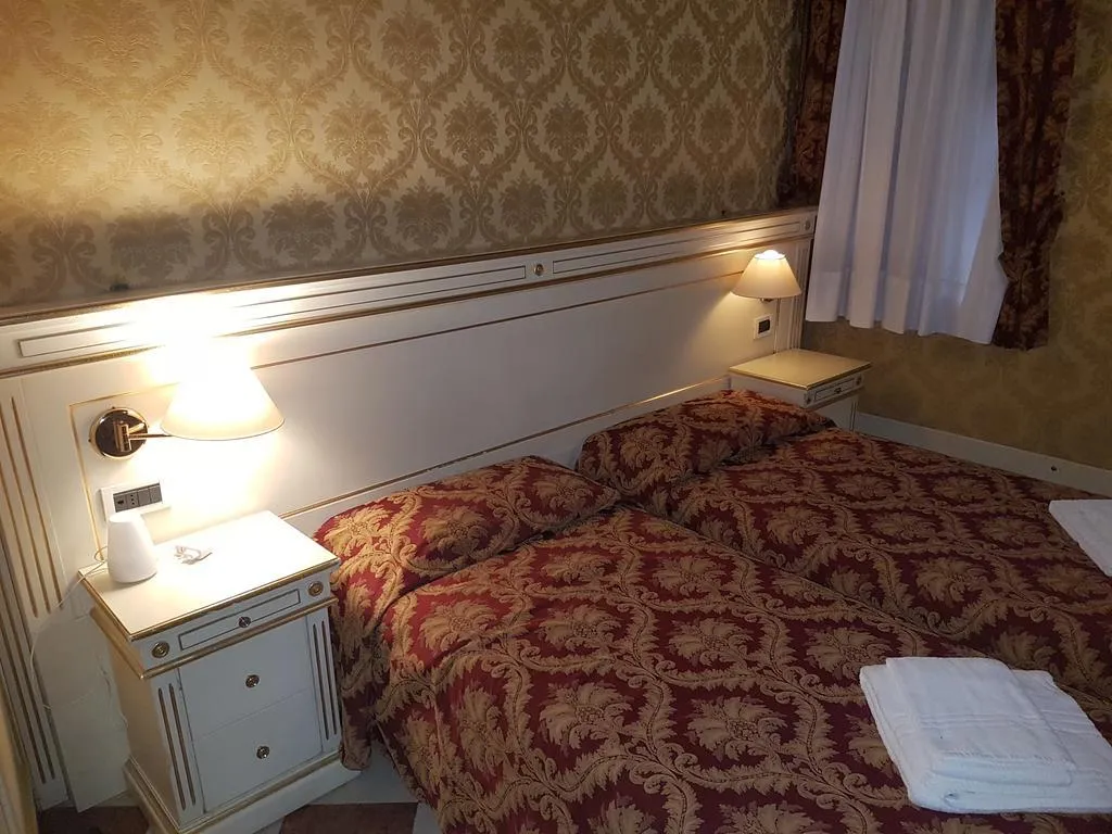 QUADRUPLE STANDARD Room, Casa Arte, Venice