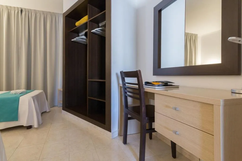 Room, Orosol, Ibiza