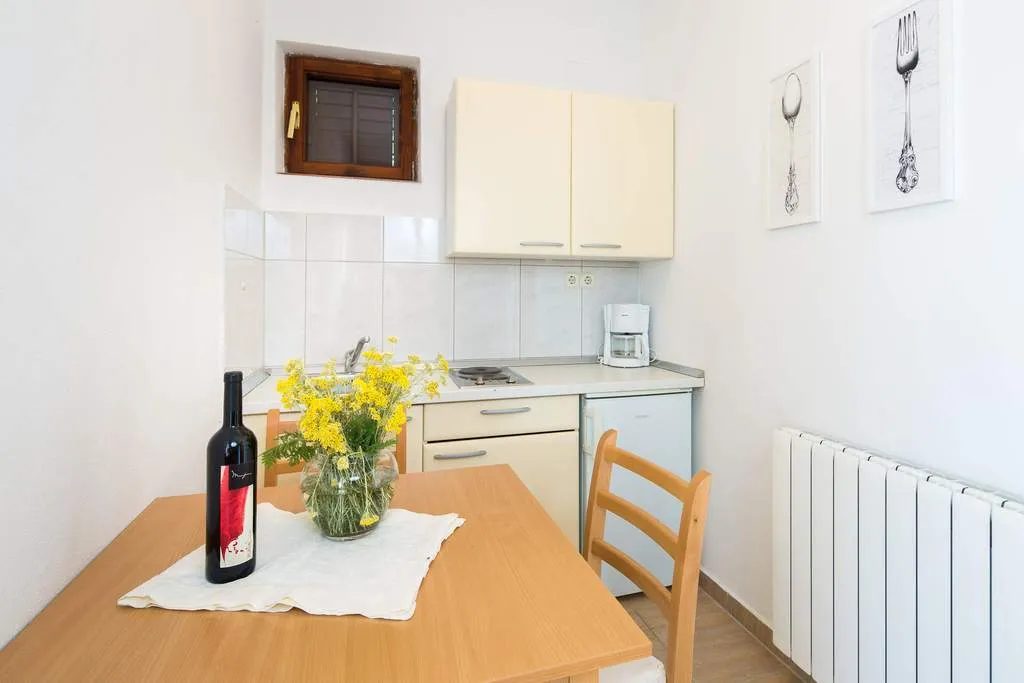 APARTMENT WITH TERRACE Room, Pansion Marjan, Split