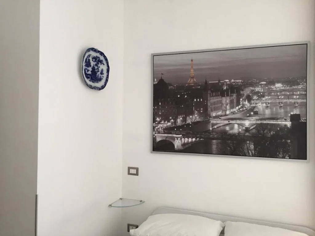 Room, International Naples, Naples