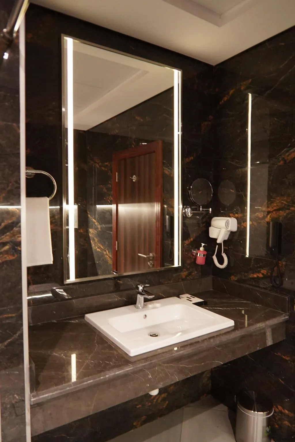 Double or Twin DELUXE SUPERIOR Room, Concorde Creek View Hotel, Dubai