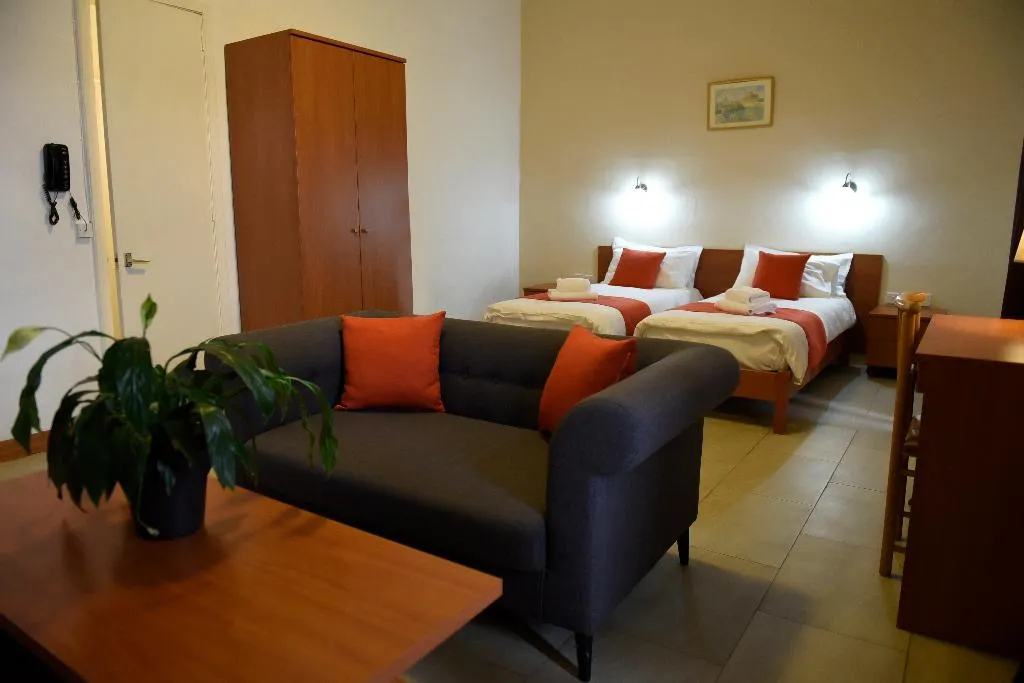 TWIN SEA VIEW Room, British Hotel, Malta