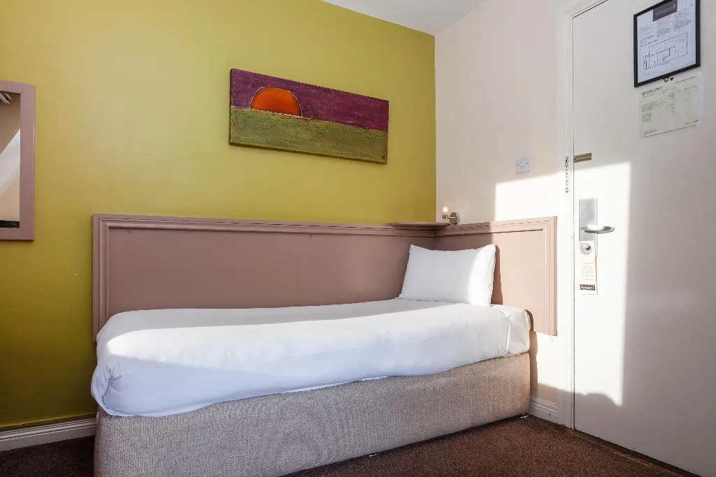 SINGLE STANDARD Room, Dublin Central Inn, Dublin
