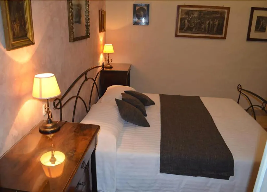 Room, Casale Colleoni, Rome