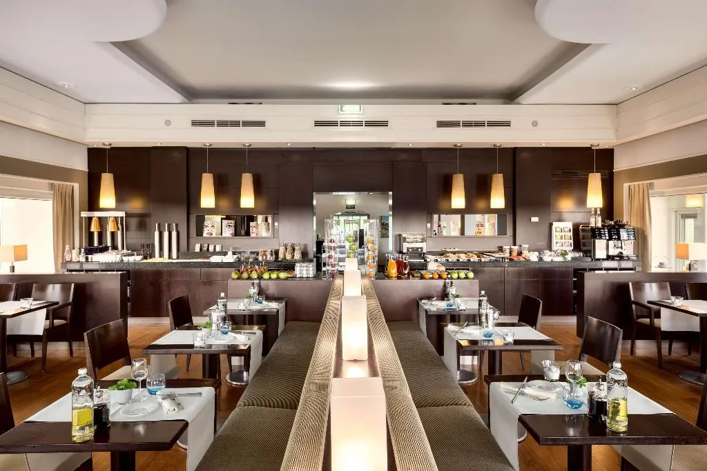 Restaurant, NH Arnhem Rijnhotel, Amsterdam