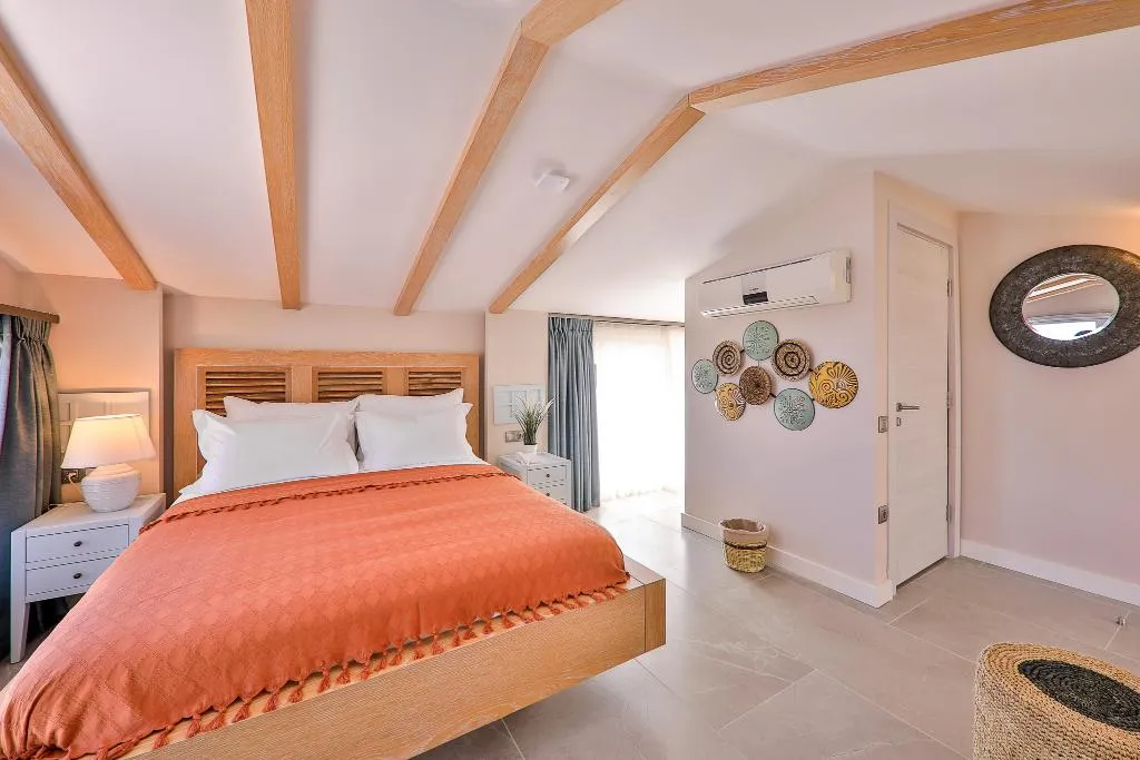 DOUBLE WITH JACUZZI Room, Kalkan Saray Suites, Dalaman